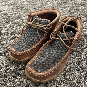 Boys twisted X shoes